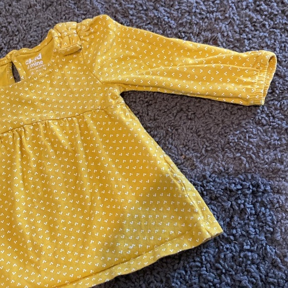 ♦️5 for $15♦️ 6-9m mustard yellow baby girls long sleeve top with bows - Picture 3 of 4
